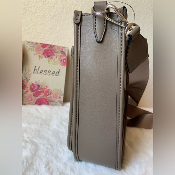 DKNY crossbody - Picture 5 of 10